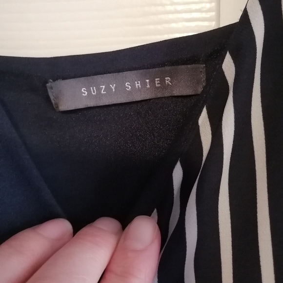 Asymmetrical handkerchief faux wrap dress - Picture 5 of 8